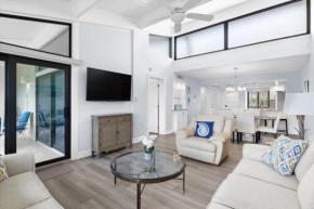 Loggerhead 253- Beachfront Residence w Vaulted Ceilings